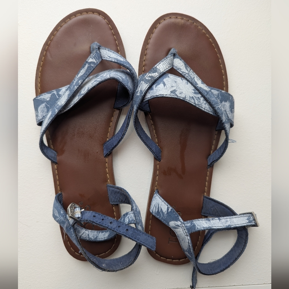 TOMS leather sandals
